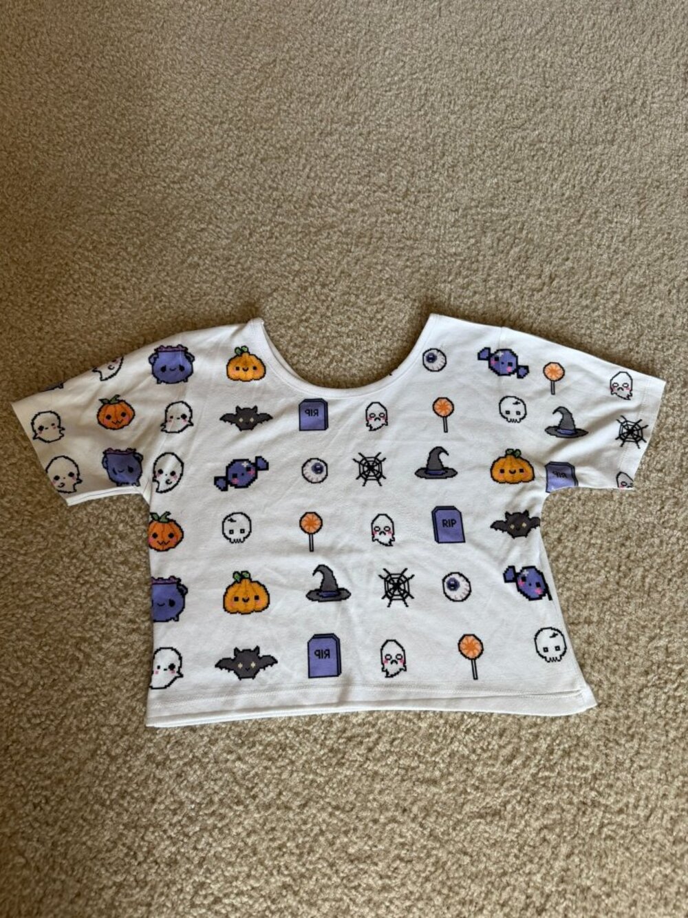 White halloween pattern crop top